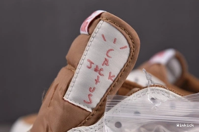 Travis Air DM7866-106 Low Scott OG 1 x Jordan 0719